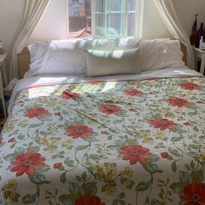 Floral queen size Pottery Barn duvet